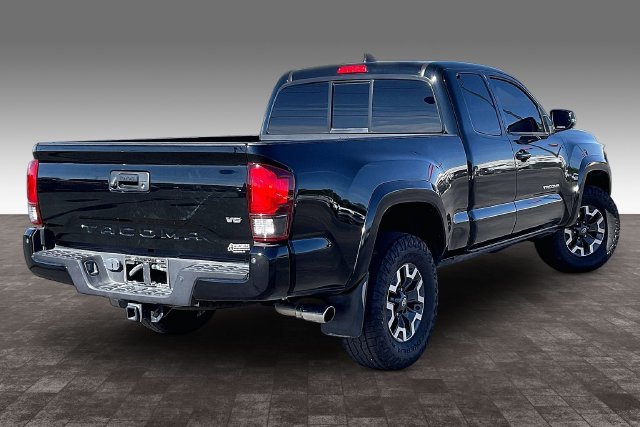 Used 2019 Toyota Tacoma TRD Sport w/ Technology Package AWD/4WD image 2