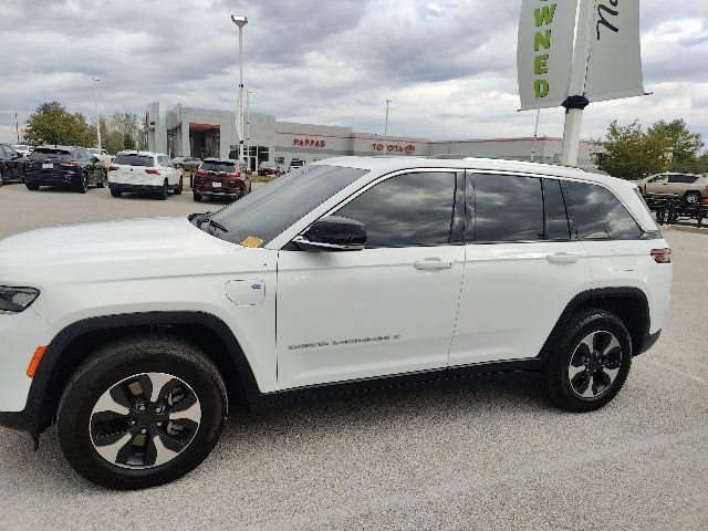 Used 2023 Jeep Grand Cherokee 4WD 4xe image 7