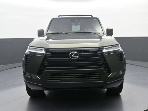 Used 2024 Lexus GX 550 w/ Cold Area Package AWD/4WD image 2