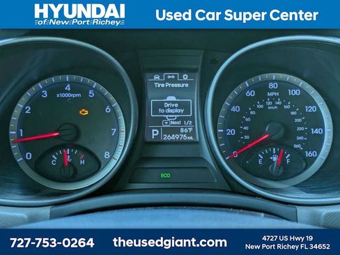 Used 2015 Hyundai Santa Fe Sport w/ Option Group 02 FWD image 33