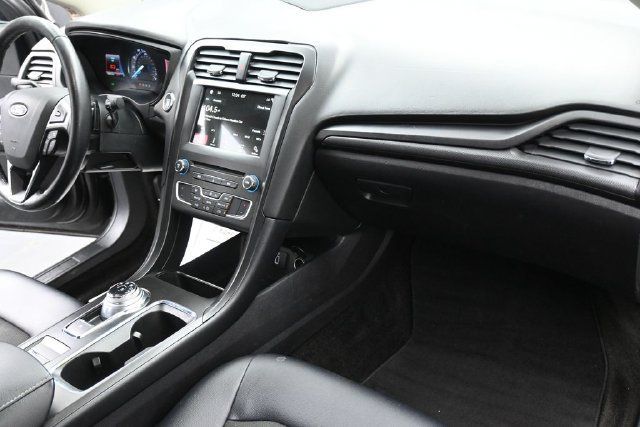 Used 2018 Ford Fusion SE w/ Equipment Group 201A FWD image 32