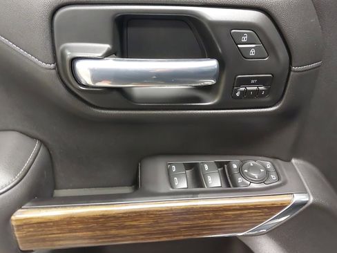 Used 2021 Chevrolet Silverado 1500 High Country w/ Technology Package image 24