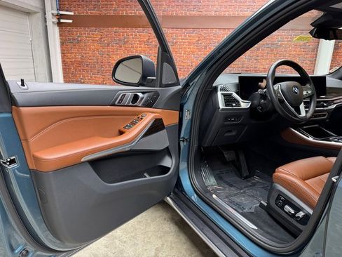 Certified 2024 BMW X5 xDrive40i w/ Executive Package image 9