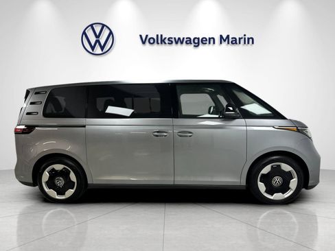 New 2025 Volkswagen ID. Buzz Pro S RWD image 6