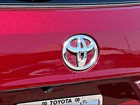 Used 2023 Toyota Highlander Platinum image 30