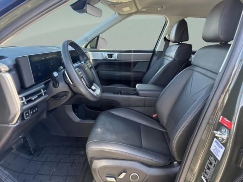 Used 2024 Hyundai Santa Fe SEL image 11