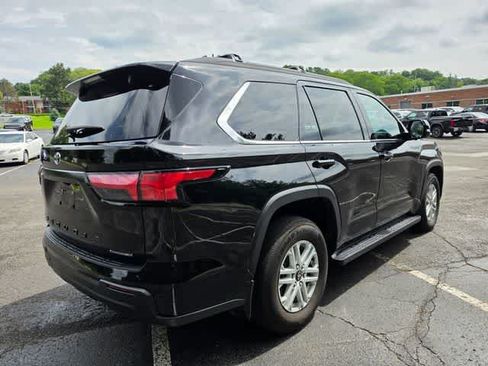 Used 2025 Toyota Sequoia SR5 w/ SR5 Premium Package AWD/4WD image 4