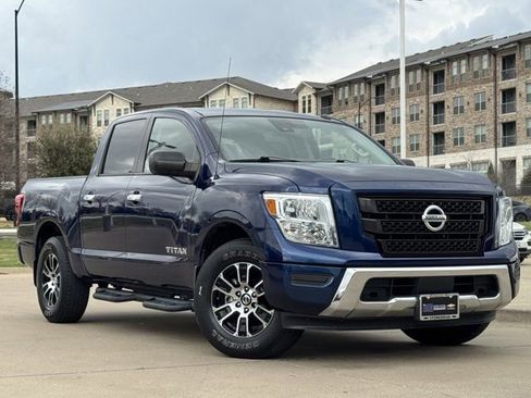 Used 2021 Nissan Titan SV w/ Accessory Utility Package image 2