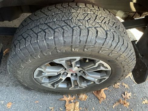 Used 2019 GMC Sierra 1500 SLE w/ SLE Value Package image 10