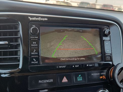 Used 2016 Mitsubishi Outlander GT AWD/4WD image 14
