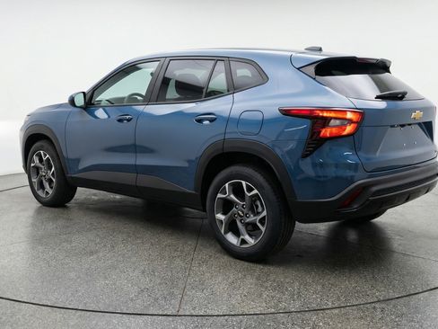 Used 2025 Chevrolet Trax LT image 6