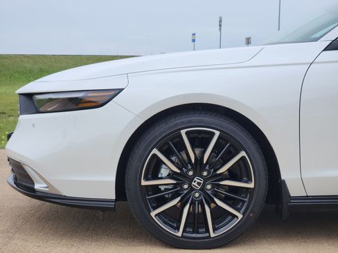 New 2026 Honda Accord Touring image 10
