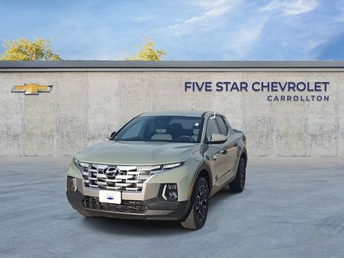 Used 2024 Hyundai Santa Cruz SE FWD image 3