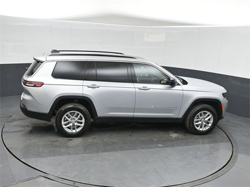 New 2025 Jeep Grand Cherokee L Laredo image 30