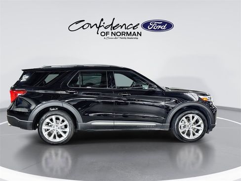 Used 2023 Ford Explorer Platinum w/ Technology Package image 10