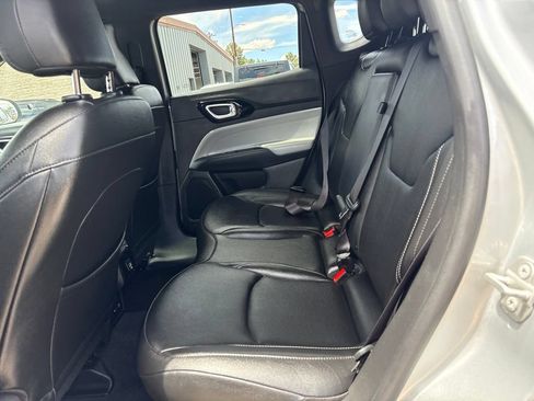 Used 2025 Jeep Compass Limited AWD/4WD image 15