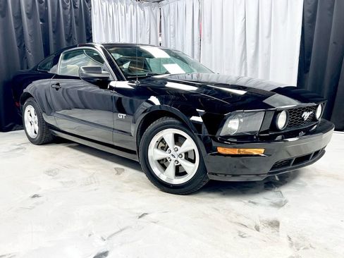 Used 2007 Ford Mustang GT Premium image 4