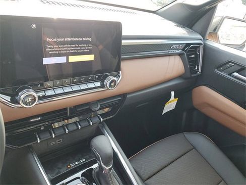 New 2025 GMC Canyon AT4 w/ Nightfall Edition image 27