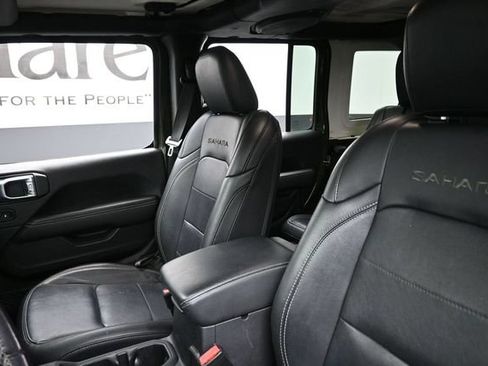 Used 2021 Jeep Wrangler Unlimited Sahara w/ Uconnect 4C Nav & Sound Group AWD/4WD image 17