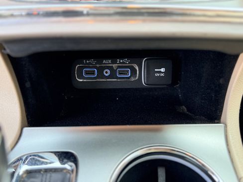 Used 2018 Jeep Grand Cherokee Laredo AWD/4WD image 28