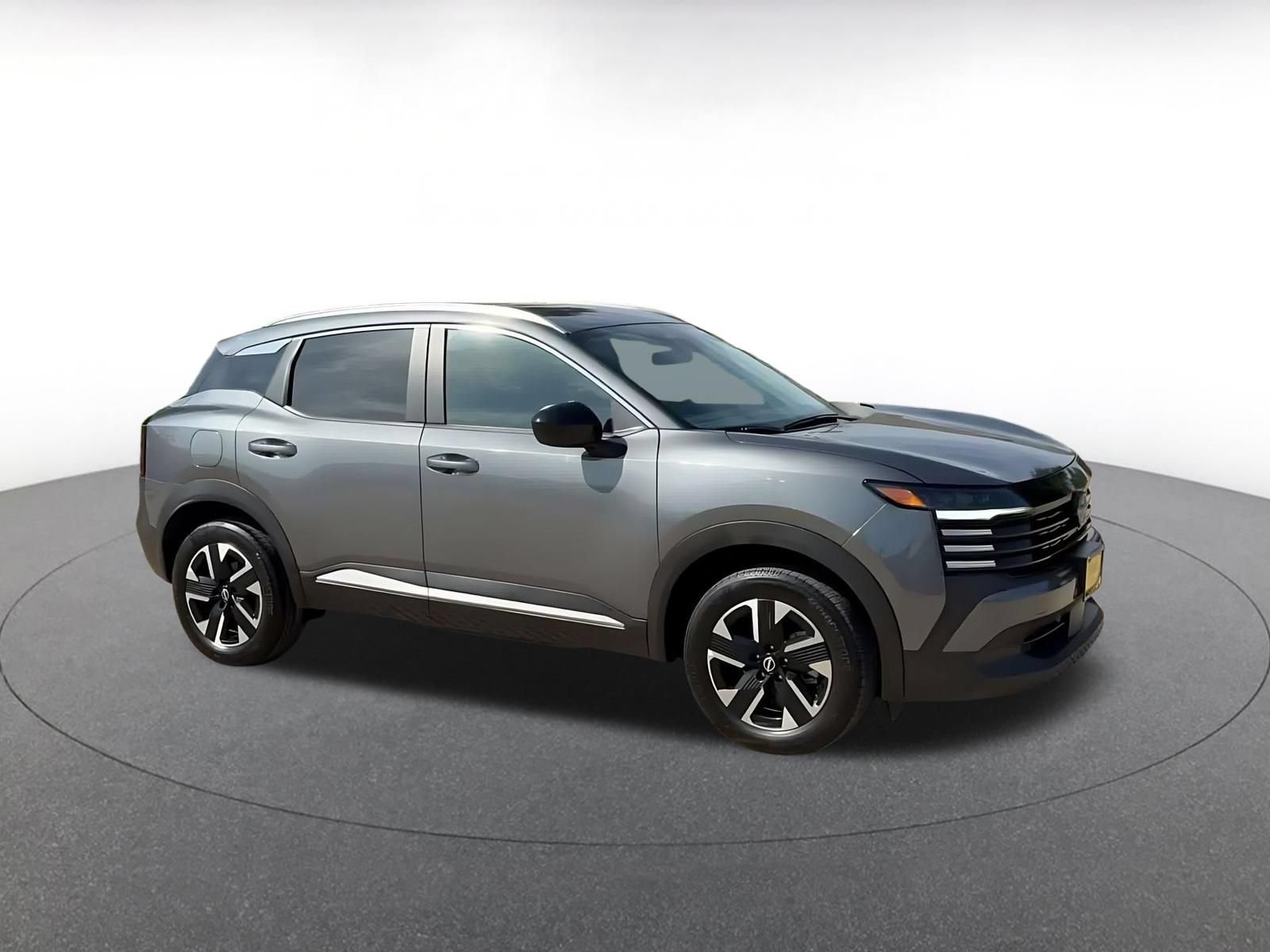 Used 2026 Nissan Kicks SV w/ Cold Weather Package AWD/4WD image 2
