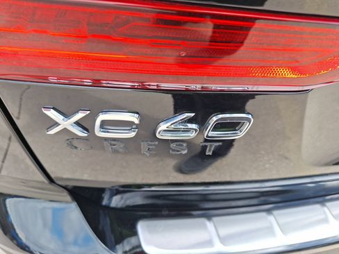 Used 2023 Volvo XC60 B5 Plus w/ Protection Package Premier AWD/4WD image 13