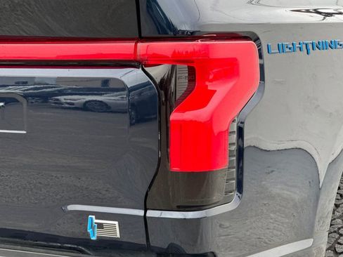 Used 2023 Ford F150 Lightning Lariat image 26