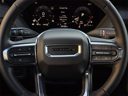 Used 2025 GMC Yukon Denali image 32