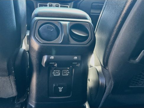 Used 2021 Jeep Wrangler Unlimited Rubicon AWD/4WD image 26