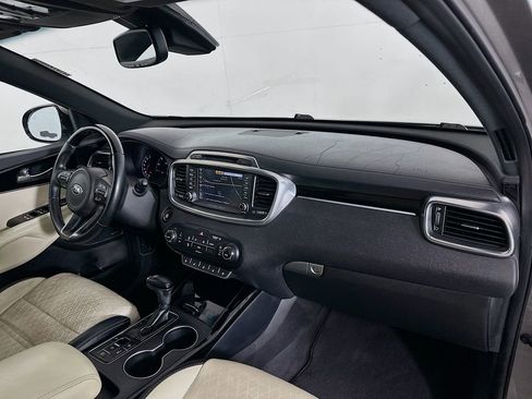 Used 2017 Kia Sorento SX FWD image 31