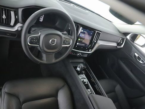 Used 2025 Volvo S60 B5 Core image 17