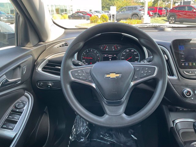 Used 2025 Chevrolet Malibu LT FWD image 14
