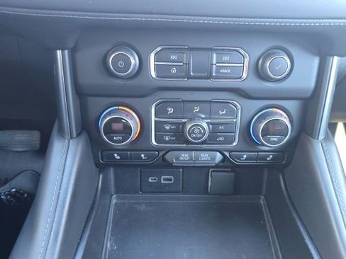 Used 2022 Chevrolet Tahoe Z71 w/ Luxury Package image 20