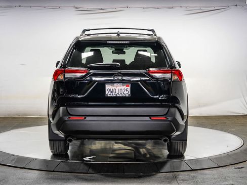 Certified 2025 Toyota RAV4 LE AWD/4WD image 4