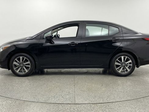 Used 2025 Nissan Versa SV FWD image 5
