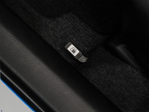 Used 2018 Toyota RAV4 XLE FWD image 22
