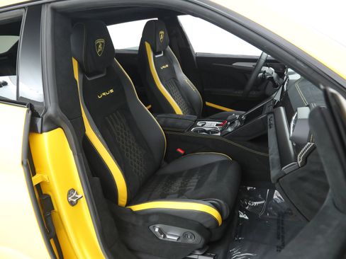 Used 2023 Lamborghini Urus Performante image 17