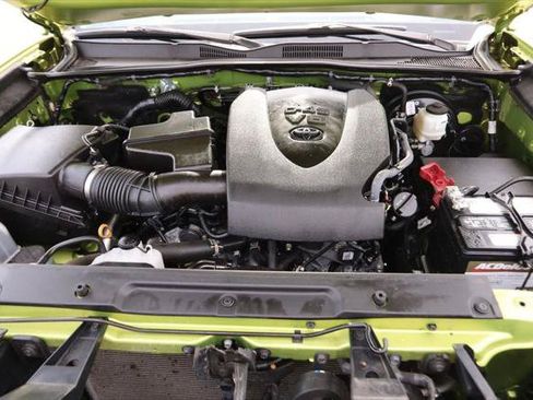 Certified 2023 Toyota Tacoma TRD Sport w/ Advanced Technology Package AWD/4WD image 26