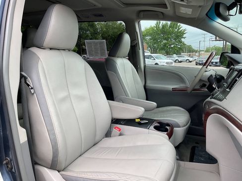 Used 2014 Toyota Sienna Limited w/ Limited Premium Package AWD/4WD image 49