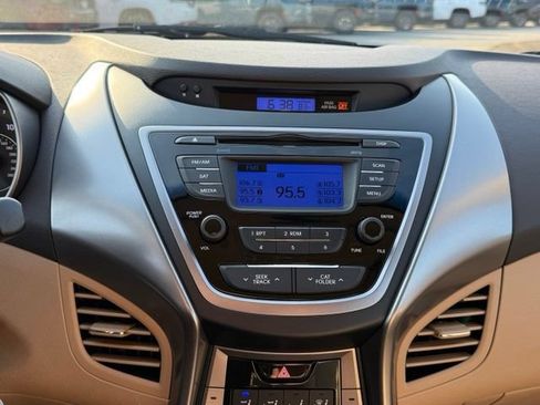 Used 2013 Hyundai Elantra GLS FWD image 19