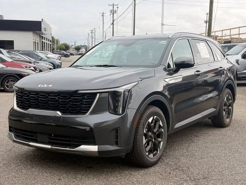 Certified 2024 Kia Sorento S FWD image 9