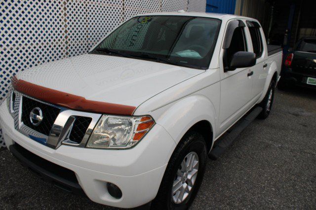 Used 2015 Nissan Frontier SV RWD image 6