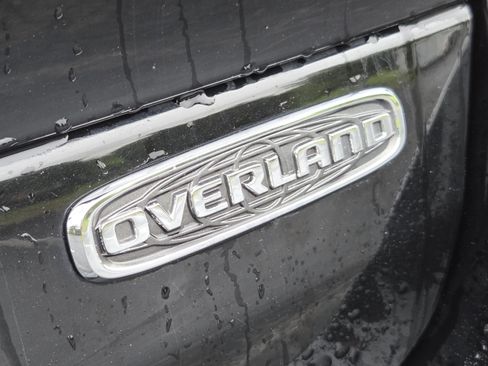 Used 2022 Jeep Grand Cherokee Overland AWD/4WD image 19
