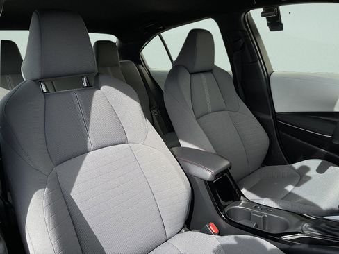 Used 2025 Toyota Corolla SE w/ Convenience Package image 30