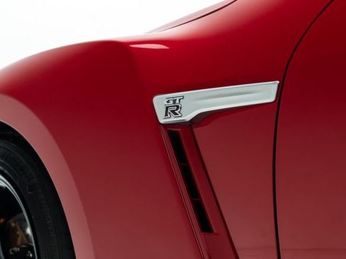 Used 2017 Nissan GT-R Track Edition AWD/4WD image 21