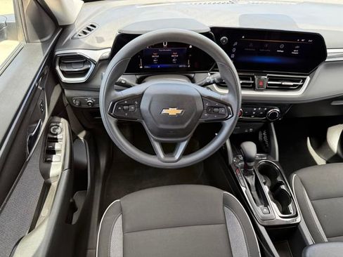 Used 2025 Chevrolet TrailBlazer LT image 27