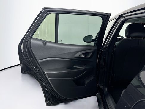 Used 2025 Chevrolet Trax LS image 25