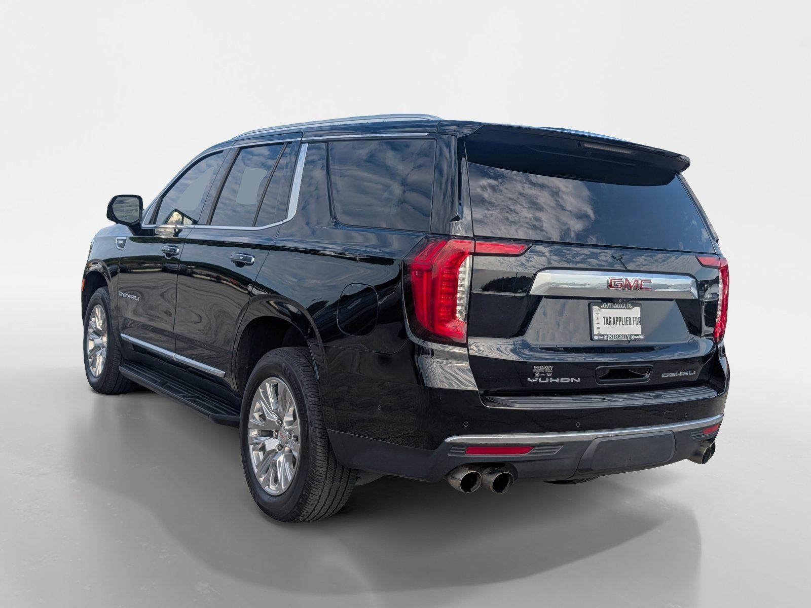 Used 2024 GMC Yukon Denali w/ Advanced Technology Package AWD/4WD image 4