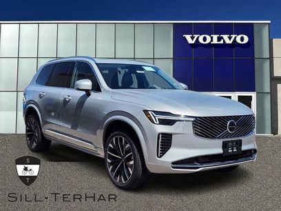 New 2025 Volvo XC90 B5 Core w/ Climate Package
