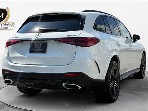 Used 2025 Mercedes-Benz GLC 350e 4MATIC w/ AMG Line image 5